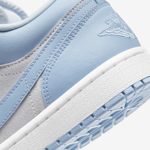 air-jordan-1-low-wmns-unc-2022