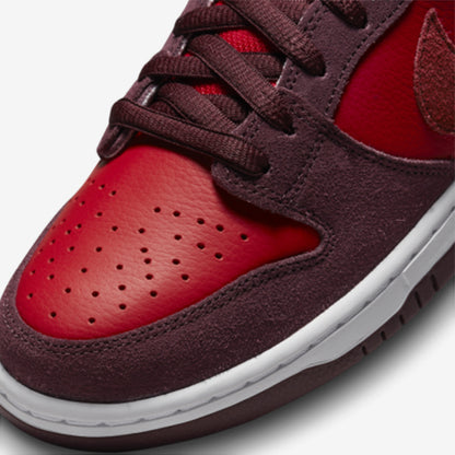 nike-sb-dunk-low-cherry