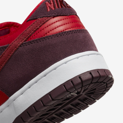 nike-sb-dunk-low-cherry