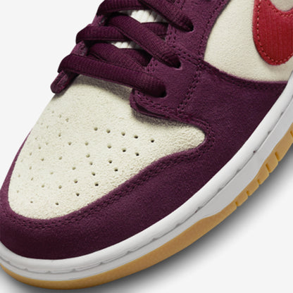 nike-sb-dunk-low-skate-like-a-girl