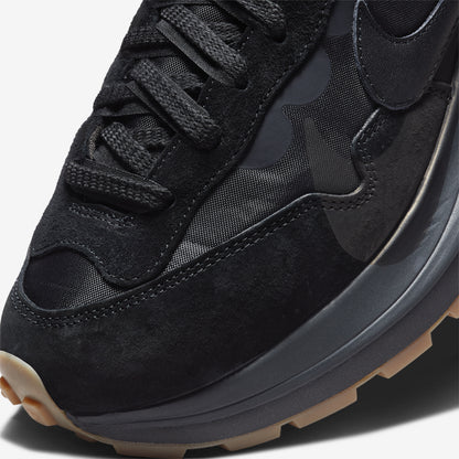 sacai-x-nike-vaporwaffle-black-and-gum