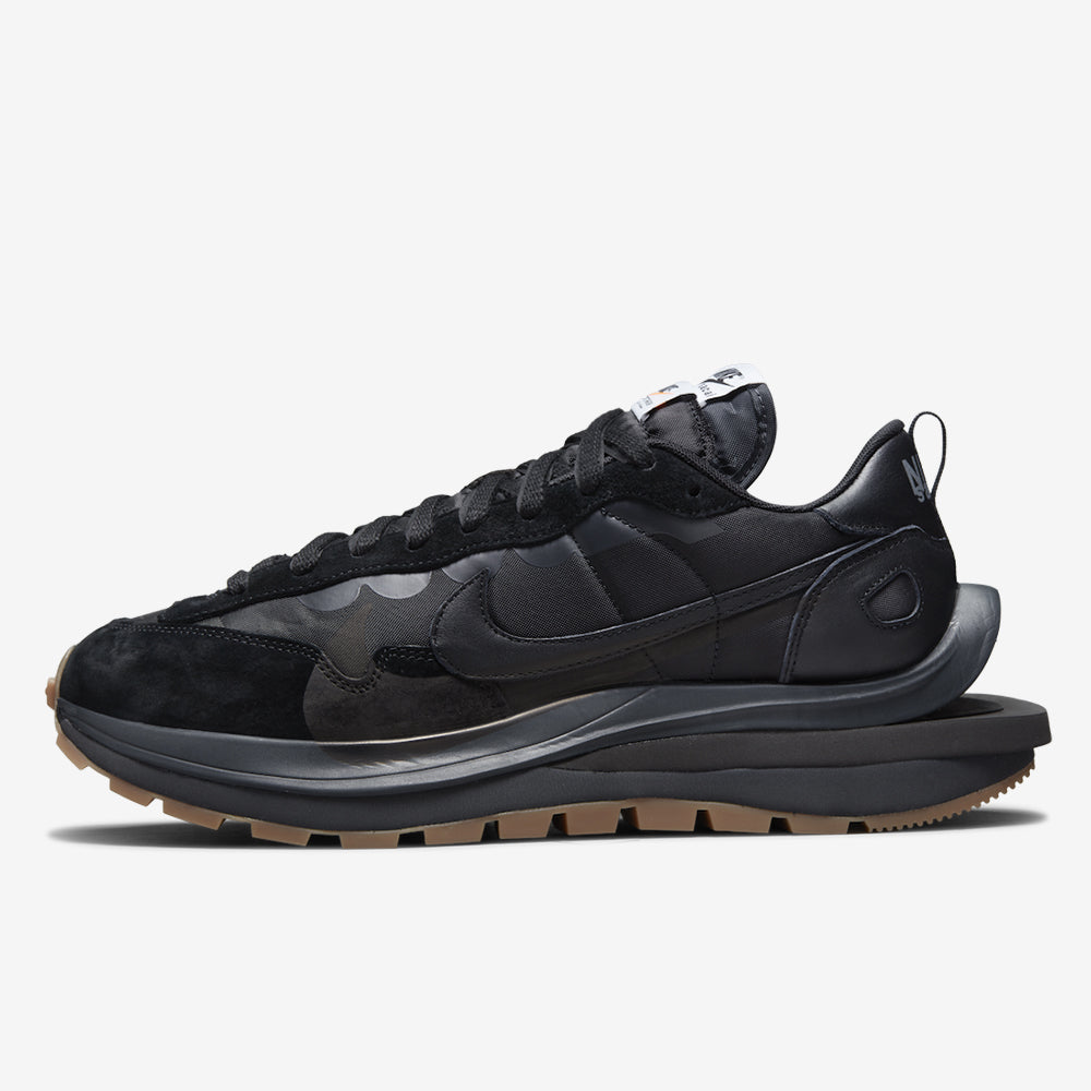 sacai-x-nike-vaporwaffle-black-and-gum